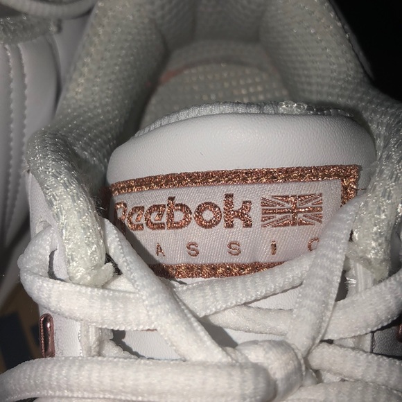 🔶REEBOK CLASSICS🔶 - Picture 2 of 4